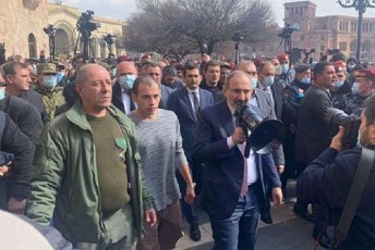 nikol-faSiniani-qveynidan-gaqcevas-ar-vapireb---samSoblos-ar-davtoveb