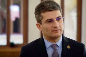 mamuka-mdinaraZe-kremlSi-mosiarule-xalxi-atarebs-am-qveyanaSi-antisaokupacio-politikas-es-ukve-paradoqsia