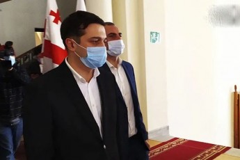 levan-ioseliani-me-da-aleko-elisaSvilma-amocana-risTvisac-parlamentSi-SemovediT-SevasruleT-da-SevasruleT-Zalian-kargad