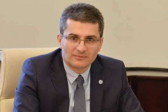 mamuka-mdinaraZe-SeTanxmeba-Sedga-mxolod-molaparakebebis-ganaxlebaze-riggareSe-arCevnebsa-da-plebiscitze-saubari-saerTod-ar-iqneba
