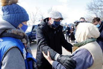 evropuli-sabWos-prezidentma-xurvaleTSi-gadaRebuli-foto-Facebook-is-garekanis-fotod-daayena