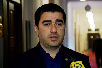 Salva-papuaSvili-opoziciaze-misasalmebelia-Tuki-sakuTari-qmedebebis-formas-cvlian