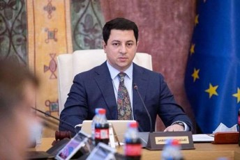 arCil-TalakvaZe-vfiqrob-emociebi-da-ultimatumebi-gverdiT-unda-gadavdoT-da-samarTlian-safuZvlebze-SevTanxmdeT-rogor-vagrZelebT-TanamSromlobas