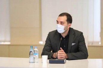 pirvelad-vityvi-amas---ra-gancxadebas-avrcelebs-biZina-kulumbegovi