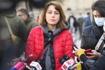 xatia-dekanoiZe-vadamdeli-arCevnebi-unda-iyos-plebiscitzec-aRar-aris-ukve-saubari---kriminalur-mmarTvelobas-moraluri-uflebac-ar-aqvs-raime-kompromisis-molodinze-isaubros