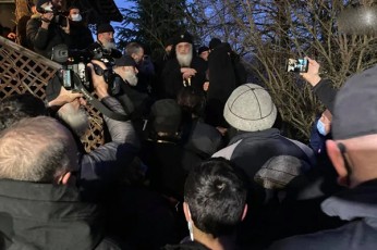 meufe-stefane-Semovardnen-Jurnalistebi-da-erTmaneTs-daupirispirdnen---Cven-ubralod-vgalobdiT-rom-situacia-dawynarebuliyo