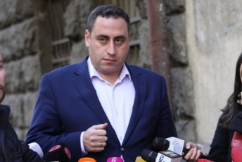 giorgi-vaSaZe-civi-gonebiT-mivudgebi-sakiTxs-da-mzad-var-mivide-molaparakebebze