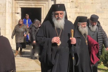 meufe-stefane-mrevlTan-msiamovnebs-urTierToba-gulanTebuli-adamianebi-arian-imedi-maqvs-damTavrdeba-skandali-Wyondidis-eparqiaSi-da-daiwyeba-sulieri-cxovreba