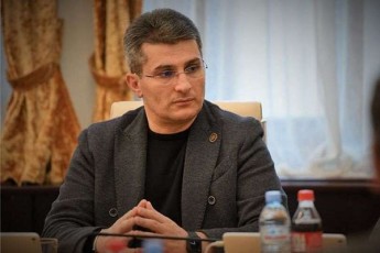mamuka-mdinaraZe-ratom-xdeba-ise-rom-rasac-laparakobs-nacmoZraobis-romelime-lideri-imas-laparakobs-dRes-ruseTis-sagareo-dazverva