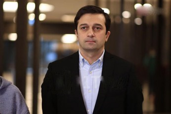 levan-ioseliani-senatSi-mosmenilma-gancxadebebma-gamimyara-STabeWdileba-rom-qarTvel-politikur-klasze-metad-Cvens-megobrebs-adardebT-qveyanaSi-krizisis-gadaWris-perspeqtiva