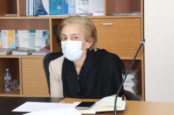 xaTuna-zaxaSvili-usimptomo-kovidis-dros-vaqcinacia-ukuCvenebas-ar-warmoadgens
