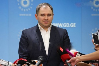 nikoloz-samxaraZe-ruseTs-aravin-ekiTxeba-saqarTvelo-ra-gzas-airCevs-da-romel-aliansSi-gawevriandeba