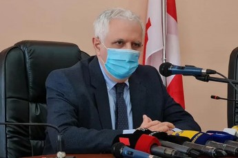 amiran-gamyreliZe-saflavze-mxolod-sanTeli-avanToT-da-wiTeli-kvercxi-gavagoroT-nu-gavmarTavT-sufrebs-qeifebs