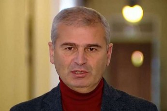 irakli-qadagiSvili-Cven-movawereT-xeli-dokuments-romelic-xangrZlivi-ganxilvis-Sedegi-iyo-da-axla-erTi-or-procentze-vaWroba-cota-uxerxulad-meCveneba