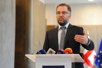 akaki-minaSvilis-gancxadebiT-nacionaluri-moZraoba-Sarl-miSelis-SemoTavazebul-axal-dokuments-xels-ar-moawers