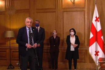 mamuka-xazaraZe-minda-visurvo-rom-momavalSi-saqarTveloSi-politikur-partiebs-ar-dasWirdeT-amdeni-xani-sakiTxebis-SesaTanxmeblad