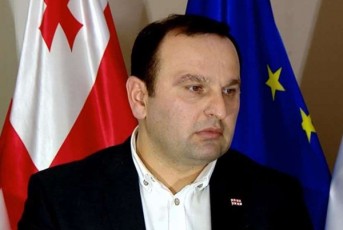 paata-manjgalaZe-jer-ver-davazusteT-qarTuli-ocneba-kidev-vis-amnistiaze-saubrobs