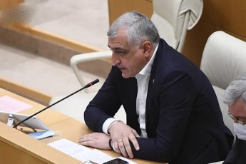 niSnis-mogebiT-ar-geubnebiT-es-qveyana-ase-ver-ganviTardeba-megobrebo---sadRegrZeloebi-da-gamosvlebi-rac-aq-dRes-movismine-rom-yvelaferi-kargad-aris-damTavrdeba-didi-kraxiT