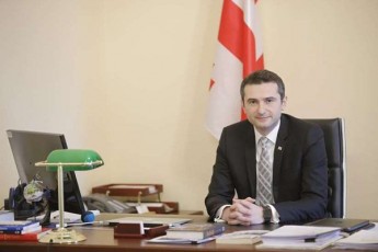 kaxa-kuWava-bolomde-vecdebi-rom-maqsimalurad-dabalansebuli-da-neitraluri-viyo