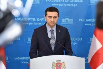 kaxa-kuWava-amayebi-varT-rom-sxvadasxva-gamowvevis-pirispir-xalxsa-da-qveyanas-samSobloze-Seyvarebuli-brZolisunariani-Tanamedroved-aRWurvili-jari-icavs