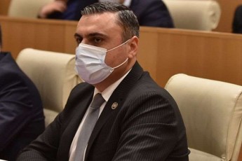 daviT-maTikaSvili-melia-miSa-saakaSvilis-ugunurma-politikam-da-survilebma-sasacilo-mdgomareobaSi-Caagdo