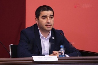 Salva-papuaSvili-giraos-miReba-an-giraos-ar-miReba-amnistiaze-daTanxmeba-an-masze-uari---nebismieri-arCevani-maTTvis-mZimea