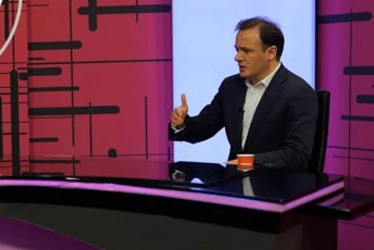 irakli-zarqua-me-maqvs-zagari-mere-visac-realurad-unda-muSaoba-gamoCnda---TviTon-6-Tve-ibodiales-axla-parlamentSi-sxedan-da-erTmaneTs-ebrZvian
