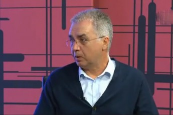 daviT-sergeenko-garedan-SemoTvliT-ar-mogvwons-gadaakeTeT-ar-xdeba-parlamentSi-quCis-protestebis-gamoyolilSi-arian---adamianebo-SemobrZandiT-da-miiReT-amaSi-monawileoba