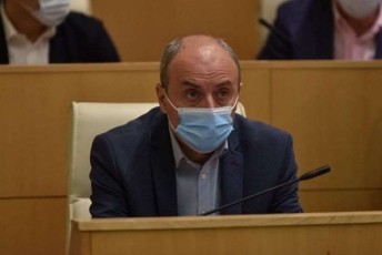 opoziciis-warmomadgenlebs-aseTi-warmatebiT-parlamentSi-rom-evloT-rogorc-isini-meliasTan-dadiodnen-es-waadgeboda-Tavad-opozicias-da-qveyanas