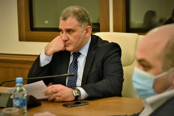 mixeil-sarjvelaZe-nika-melia-Tveebis-ganmavlobaSi-raRac-niRbebis-morgebiT-iyo-dakavebuli-da-amas-yvela-xedavda
