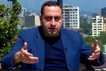nacionaluri-moZraoba-gadamgdeb-Zalad-Camoyalibda-opoziciaSi-domxali-moawyo---Tu-melia-partiidan-wamova-da-mesame-politikur-centrs-SemouerTdeba-Zalian-magari-iqneba
