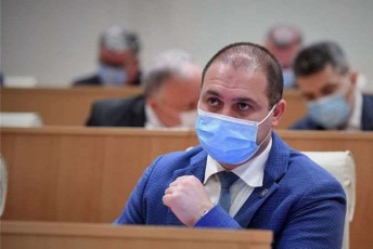 givi-miqanaZe-am-adamianebis-mcdelobebs-aranairi-perspeqtiva-ar-aqvs-ver-miayeneben-zians-verc-sazogadoebas-da-verc-qveynis-imijs