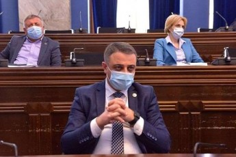 sainteresoa-batoni-saakaSvili-politsabWoa-Tu-sazogadoeba-rom-masTan-midian-direqtivebis-misaRebad---Tu-mas-surda-CarTuli-yofiliyo-procesebSi-ar-unda-moesrola-da-miegdo-pasporti