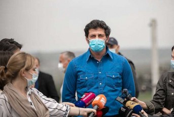 kaxa-kalaZe-qarTul-ocnebaSi-Sida-dapirispirebaze-gavrcelebul-informacias-tyuils-uwodebs