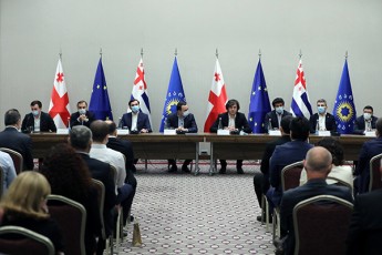 qarTuli-ocnebis-liderebi-baTumSi-aWaris-organizaciis-partiul-aqtivs-Sexvdnen