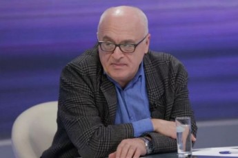 ramaz-sayvareliZe-pozicia-Tu-xelisufleba-ar-gadadgeba-da-ar-Seasrulebs-imas-rasac-vambobT-davangrevT-mTel-qveyanas-aCens-eWvs-rom-es-politikuri-motivia