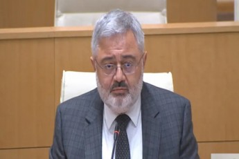 bevrs-Tavi-gamarjvebuli-egona-roca-melias-akavebda-magram-mTeli-msoflios-sapatrono-gavxdiT---esaa-problema-Torem-gaagrZeleT-laparaki-rom-bulingis-msxverpli-da-saakaSvilis-advokati-var