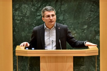 mamuka-mdinaraZe-opozicias-rasac-Tqven-akeTebT-emsaxureba-erTaderT-mizans-rom-isev-SevideT-usagno-diskusiaSi-da-Cavardes-mocemuloba-romelic-weria-SeTanxmebis-pirobebSi