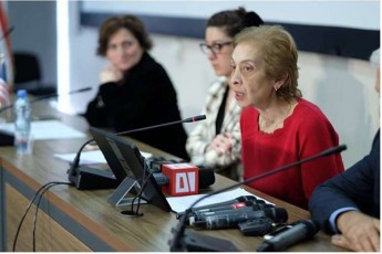 xaTuna-zaxaSvili-dairazmeT---mezoblebi-megobrebi-da-axloblebi-miiyvaneT-vaqcinaciaze-Camoyalibebuli-imuniteti-icavs-adamians-axali-Stamebisagan