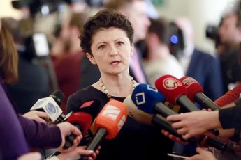 Tea-wulukiani--ar-mgonia-rom-im-politikur-brZolaSi-romelic-oqtomberSi-gaimarTeba-vinme-Cvens-beWebze-dacemas-SeZlebs---ar-mgonia-rom-gaxarias-politikaSi-advili-gza-eqneba