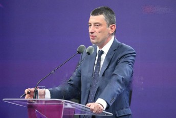 giorgi-gaxaria-gadavdeqi-imitom-rom-erT-konkretul-momentSi-politikurma-partiam-partiuli-interesebi-saxelmwifo-interesebze-maRla-daayena