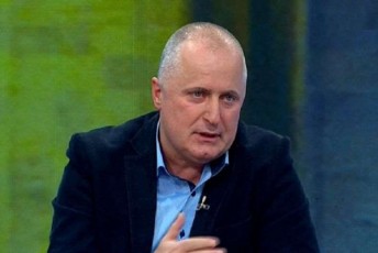 amiran-saluqvaZe-sjobs-samizned-is-partia-airCion-romelsac-adre-giorgi-gaxaria-gaqrobiT-daemuqra-esaa-mosaxleobis-moTxovna-da-ara-opoziciisTvis-kievSi-dawerili-dRis-wesrigiT-cxovreba