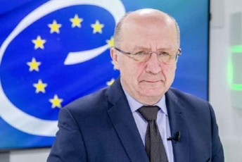 andrius-kubiliusi-Tu-nacmoZraoba-xels-ar-awers-dokuments-da-Tan-parlamentSi-Sedis-maSin-ra-saWiro-iyo-es-boikoti