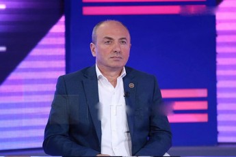 guram-maWaraSvili-giorgi-gaxarias-mxridan-dRes-im-problemebze-saubari-romlis-avtori-TviTon-iyo-minimum-uxerxulia