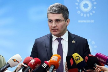 mamuka-mdinaraZe-uxerxulia-saubari-rom-biZina-ivaniSvili-politikaSi-dabrunda-es-aris-nacuri-narativi