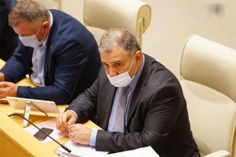 mixeil-sarjvelaZe-nacmoZraobaze-gvian-magram-mainc-mixvdnen-rom-fuWi-aRmoCnda-maTi-6-Tviani-mcdeloba-wyali-aemRvriaT-da-amasobaSi-Tevzi-moenadirebinaT
