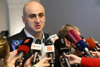 nika-melia-dadasturda-rom-parlaments-ar-hyavs-arc-Tavmjdomare-arc-aranairi-suverenuli-da-legitimuri-piri-qarTuli-ocnebis-mxridan