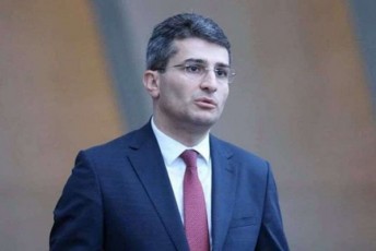 mamuka-mdinaraZe-Tu-ginda-daaziano-qarTuli-ocnebis-gundi-pirvel-rigSi-irakli-kobaxiZes-unda-daartya-es-gaakeTa-gaxariam-guSin