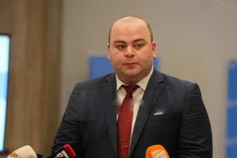 beqa-liluaSvili-mamuka-xazaraZes-anakliis-portze-Sinaarsobrivi-diskusiis-resursi-aRar-darCa-amitom-gadasulia-usafuZvlo-braldebebze