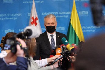 gitanas-nauseda-lietuva-mxars-uWers-saqarTvelos-teritoriul-mTlianobas-es-aris-yvelaze-mniSvnelovani-gzavnili-risi-xazgasmac-saokupacio-xazTan-stumrobisas-mindoda